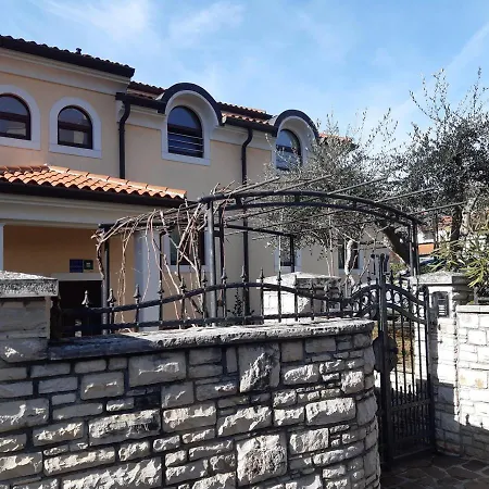 House Teuta Close To The Sea