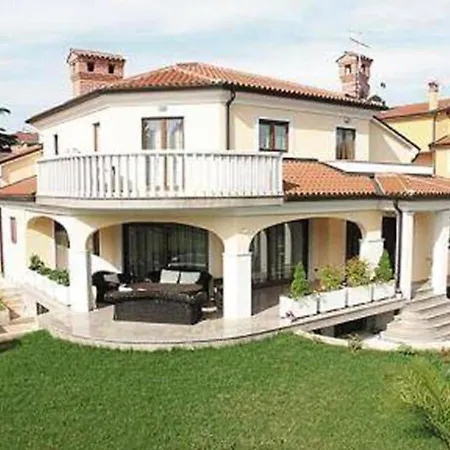 House Teuta Close To The Sea *