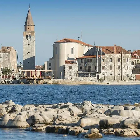 House Teuta Close To The Sea