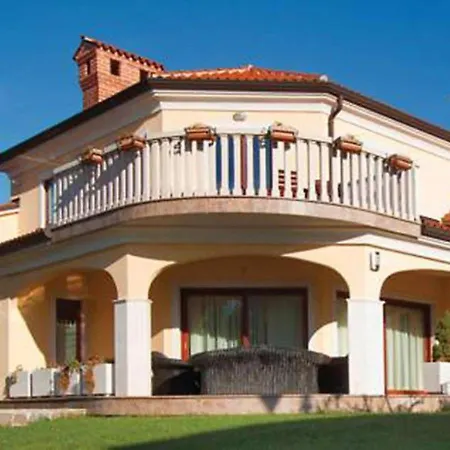 House Teuta Close To The Sea