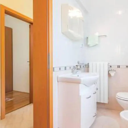 House Teuta Close To The Sea *