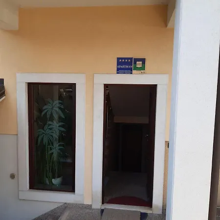 Guest house House Teuta Close To The Sea